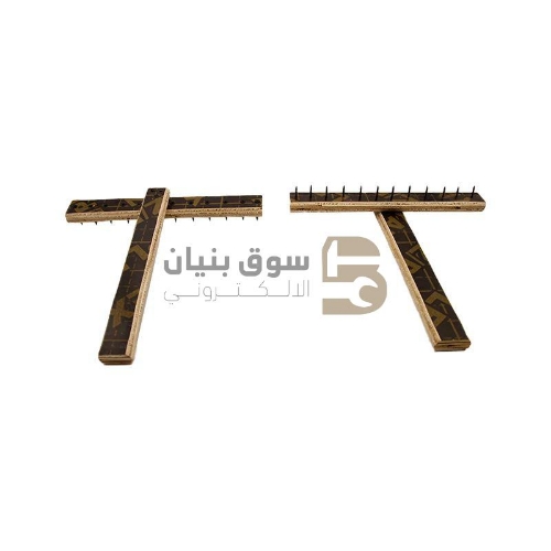 صورة إطار خشبي على شكل حرف T مع مسامير